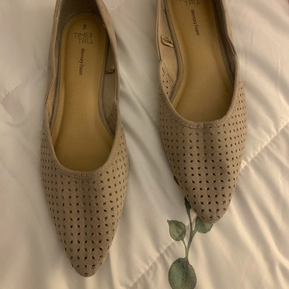 Time and Tru Shoes - Tan Flats Size 9